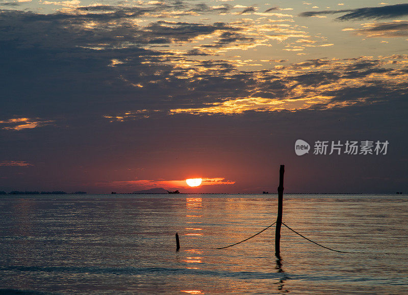 湄公河三角洲，天江省，Tan Thanh冲积海的日出